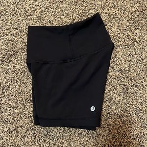 NWOT LULU shorts